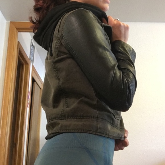 Multifunctional Jacket - Picture 5 of 7